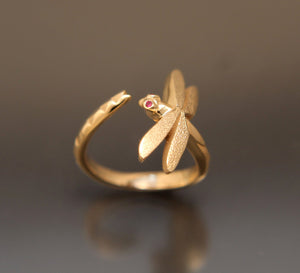 14 kt dragonfly ring