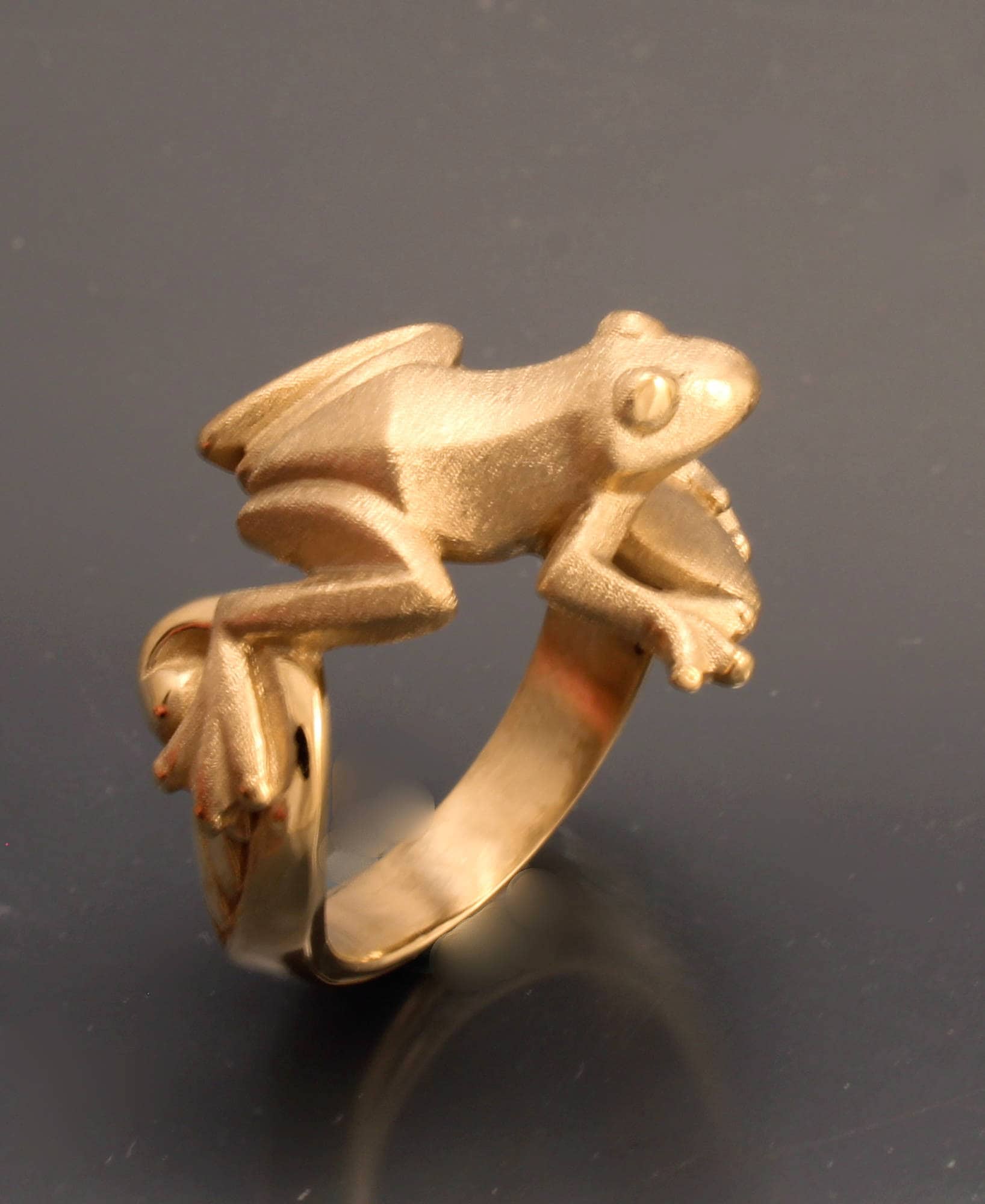 frog ring  bronze
