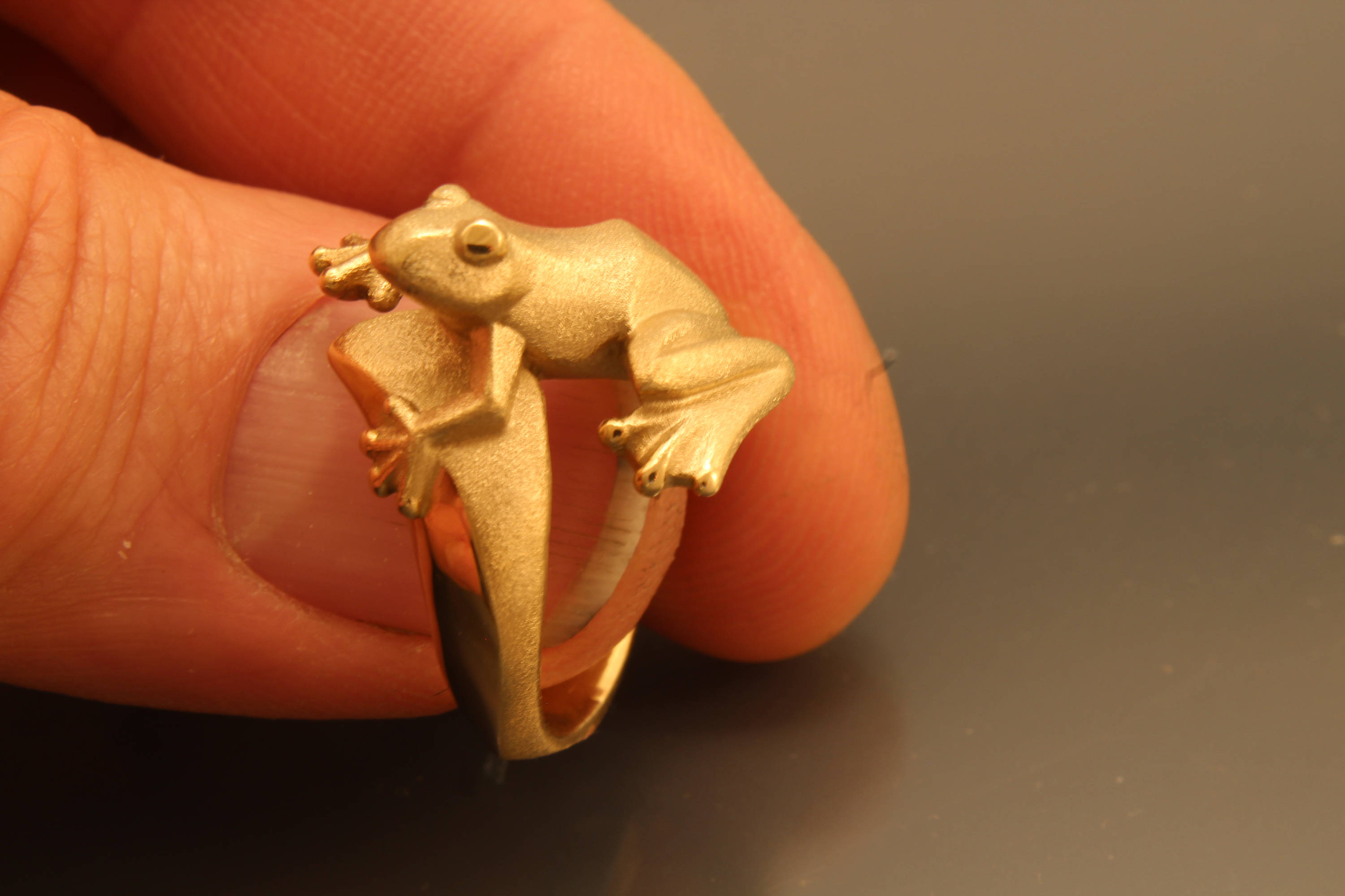 frog ring bronze