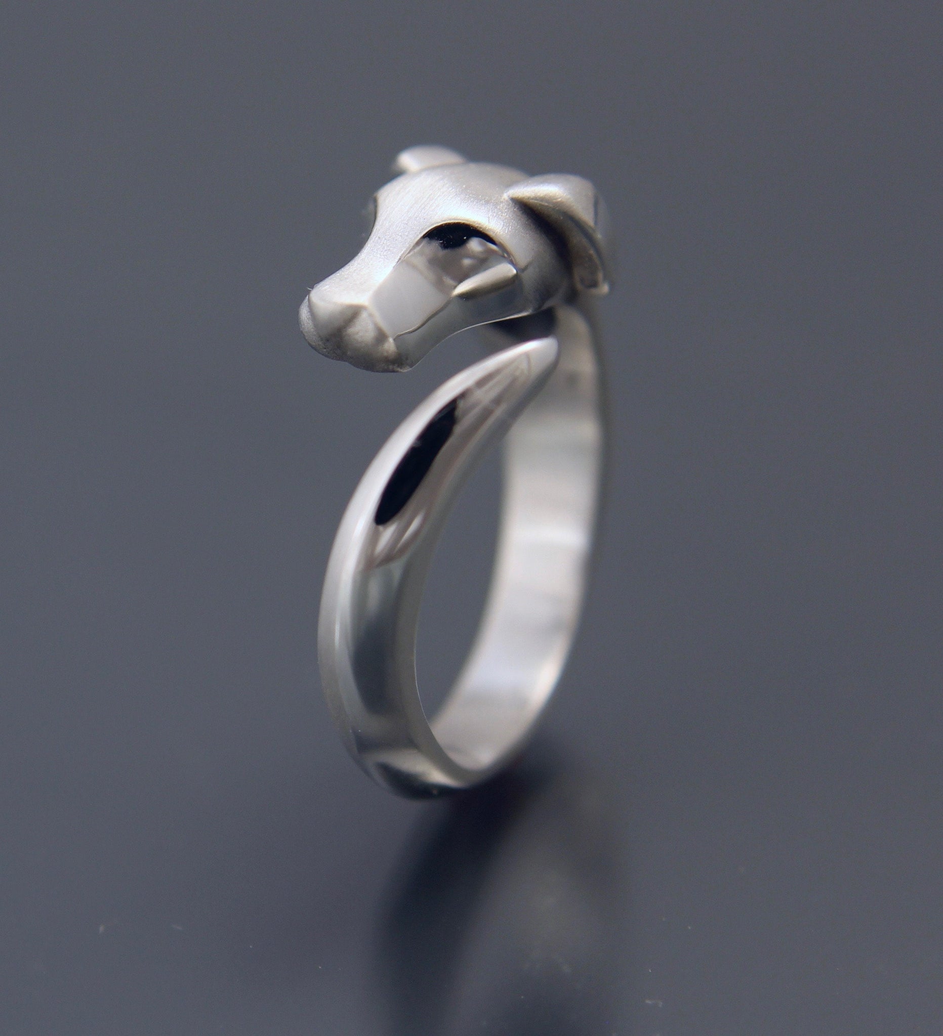 hound  ring . silver