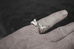 double fox ring.  silver  , diamond eyes