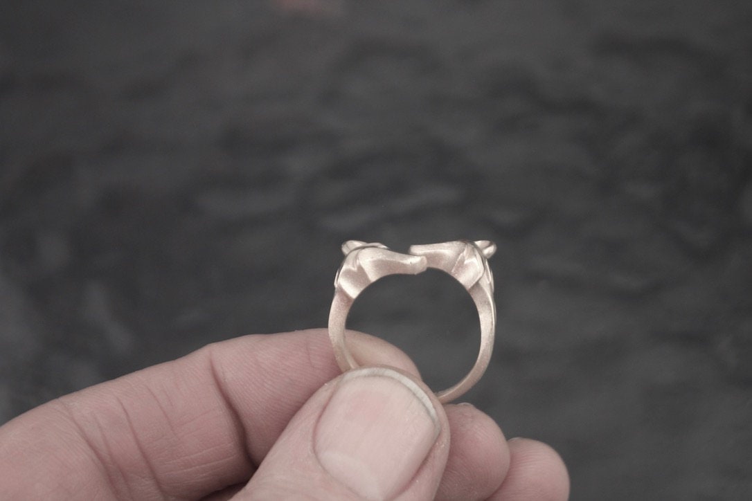 double fox ring.  silver  , diamond eyes