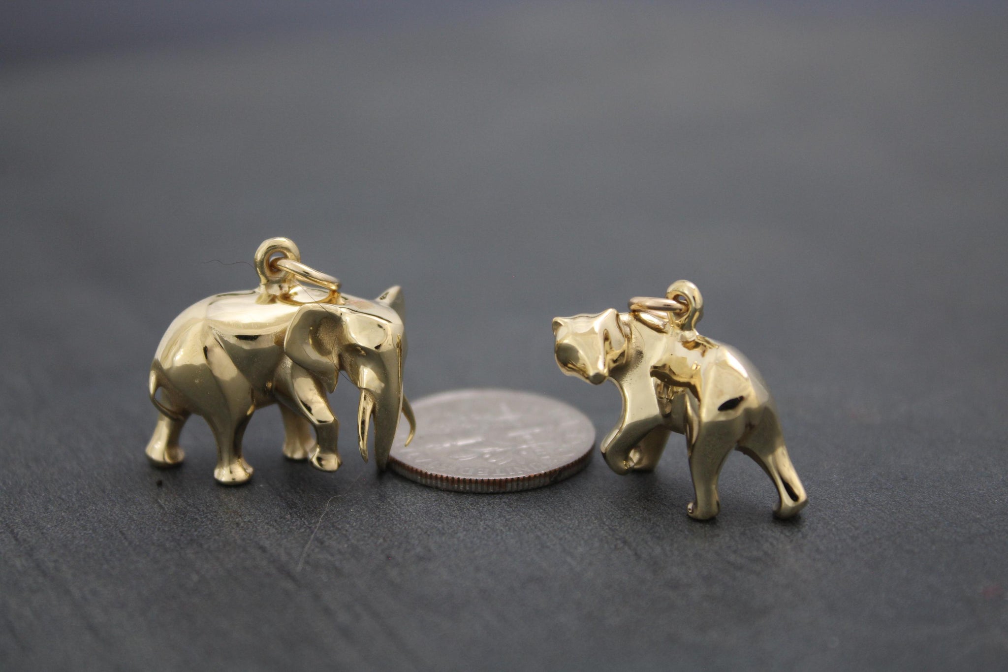 elephant charm / pendant bronze