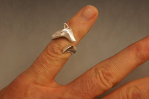 timber wolf ring. silver