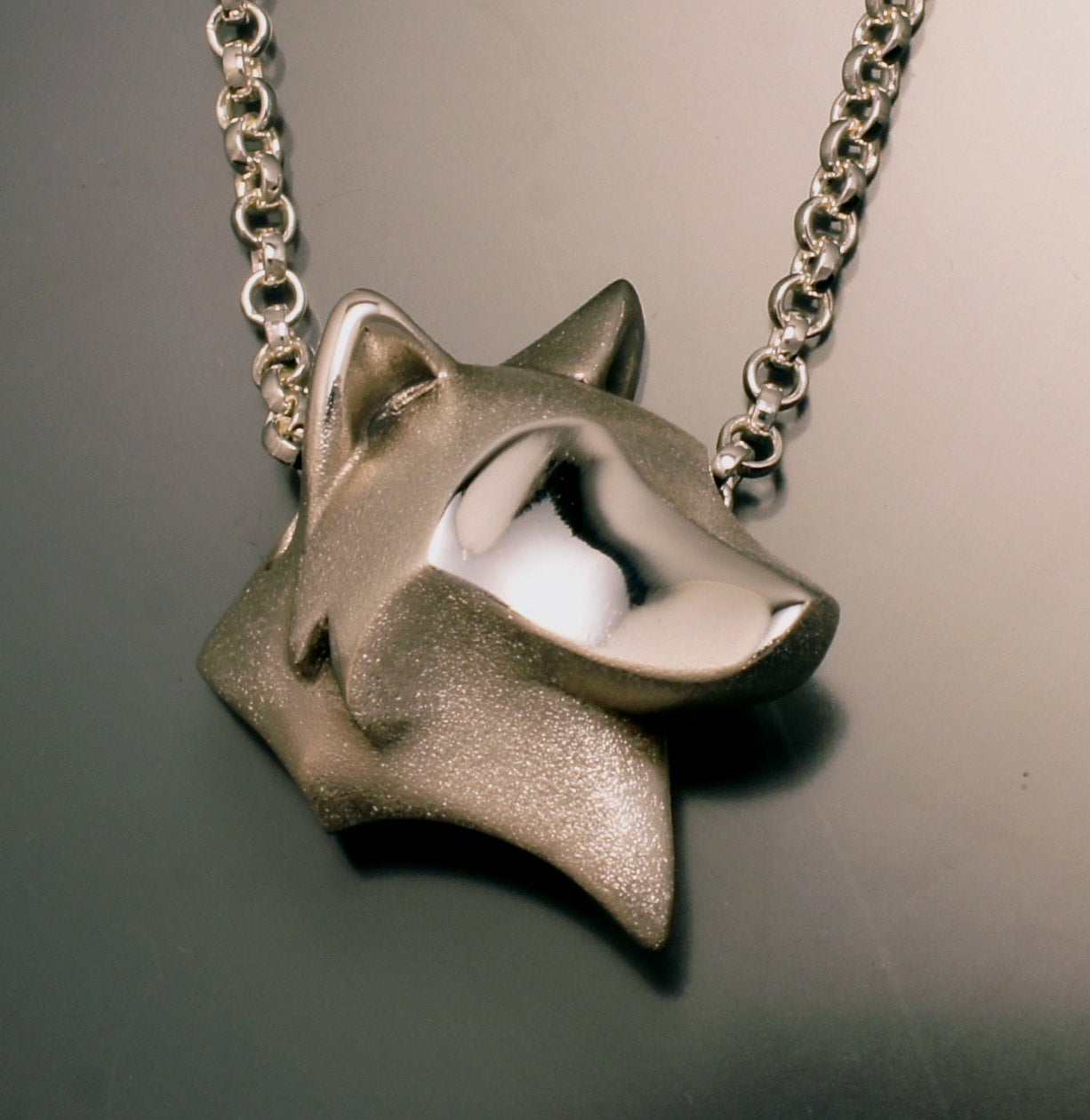 silver wolf head pendant