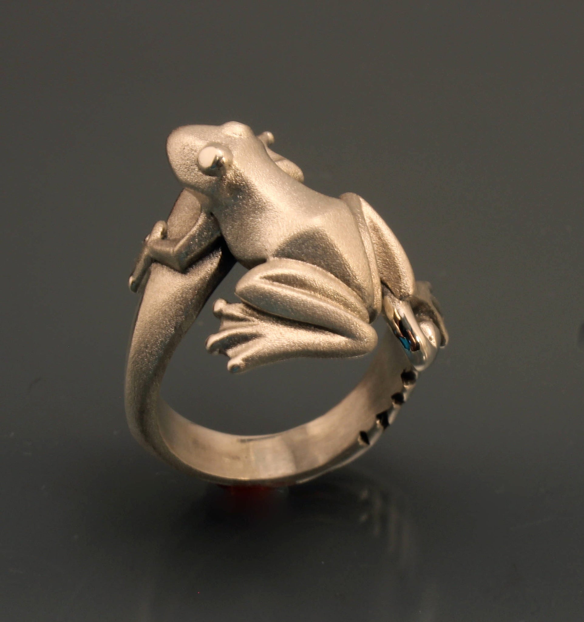silver frog ring