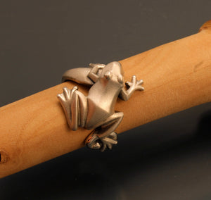 silver frog ring