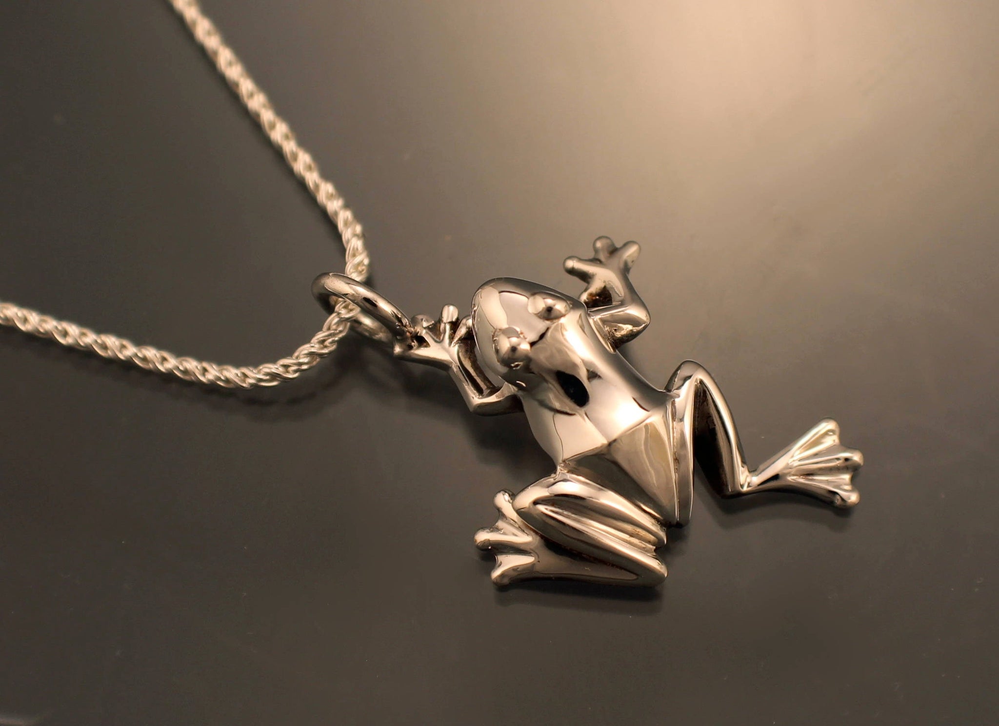 silver frog pendant