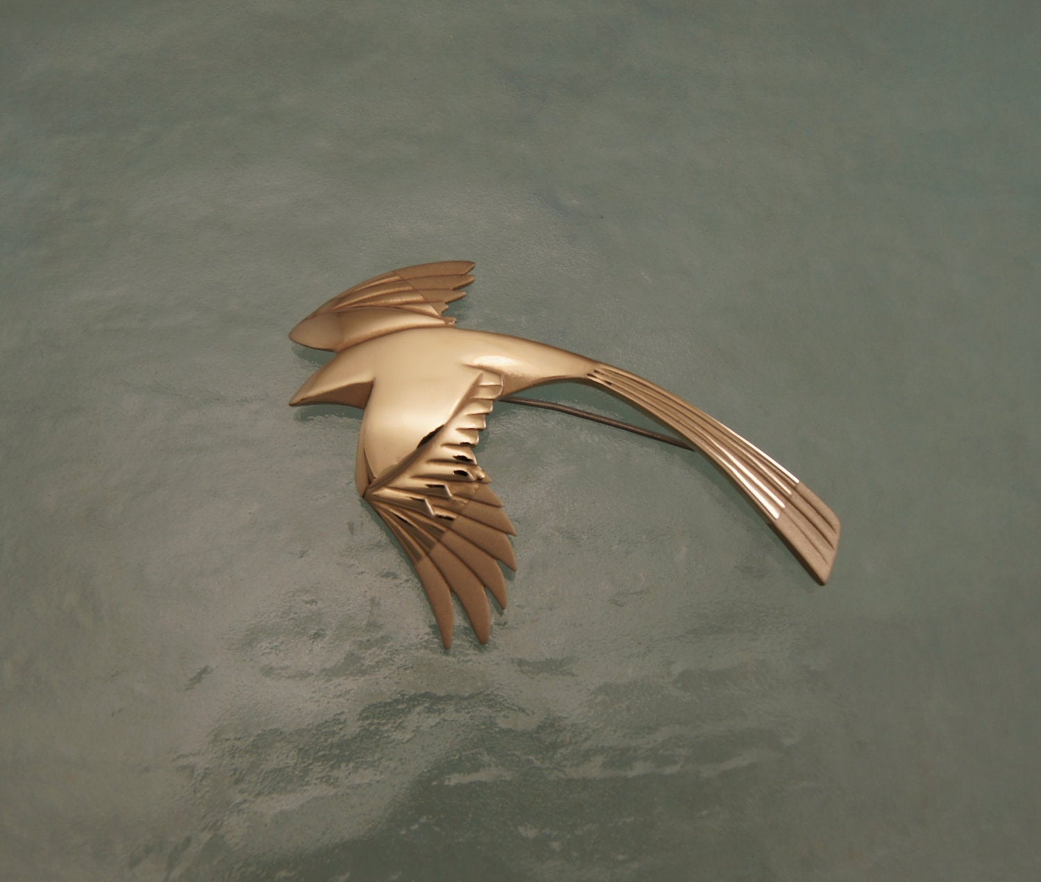 bronze magpie pin