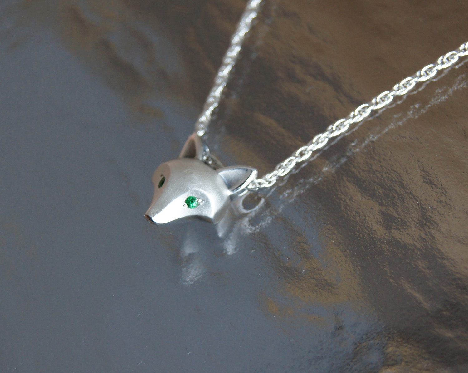 silver fox pendant with diamond eyes and chain satin finish,
