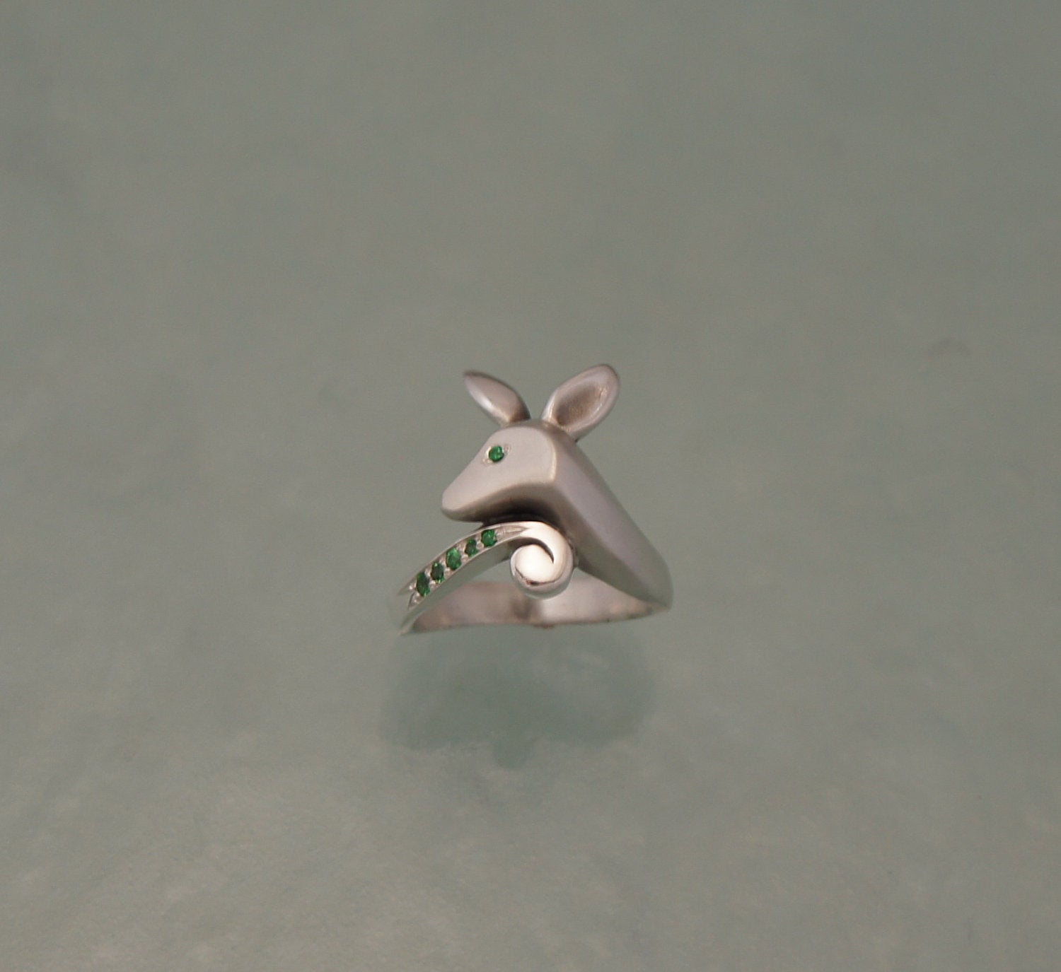 Fawn silver ring,  with green garnets
