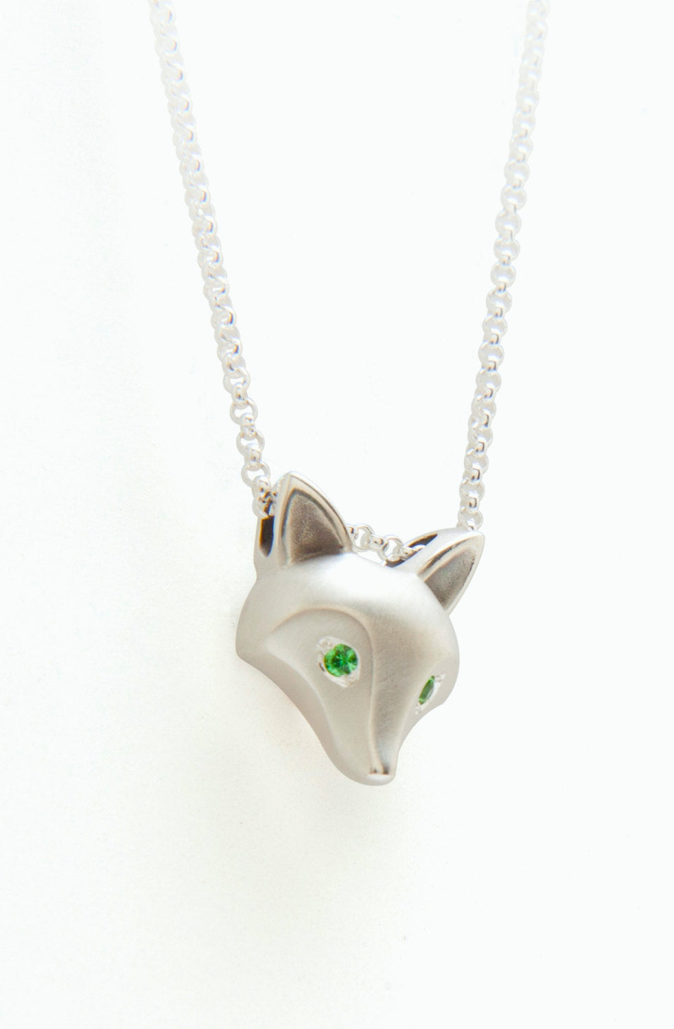 silver fox pendant with diamond eyes and chain satin finish,